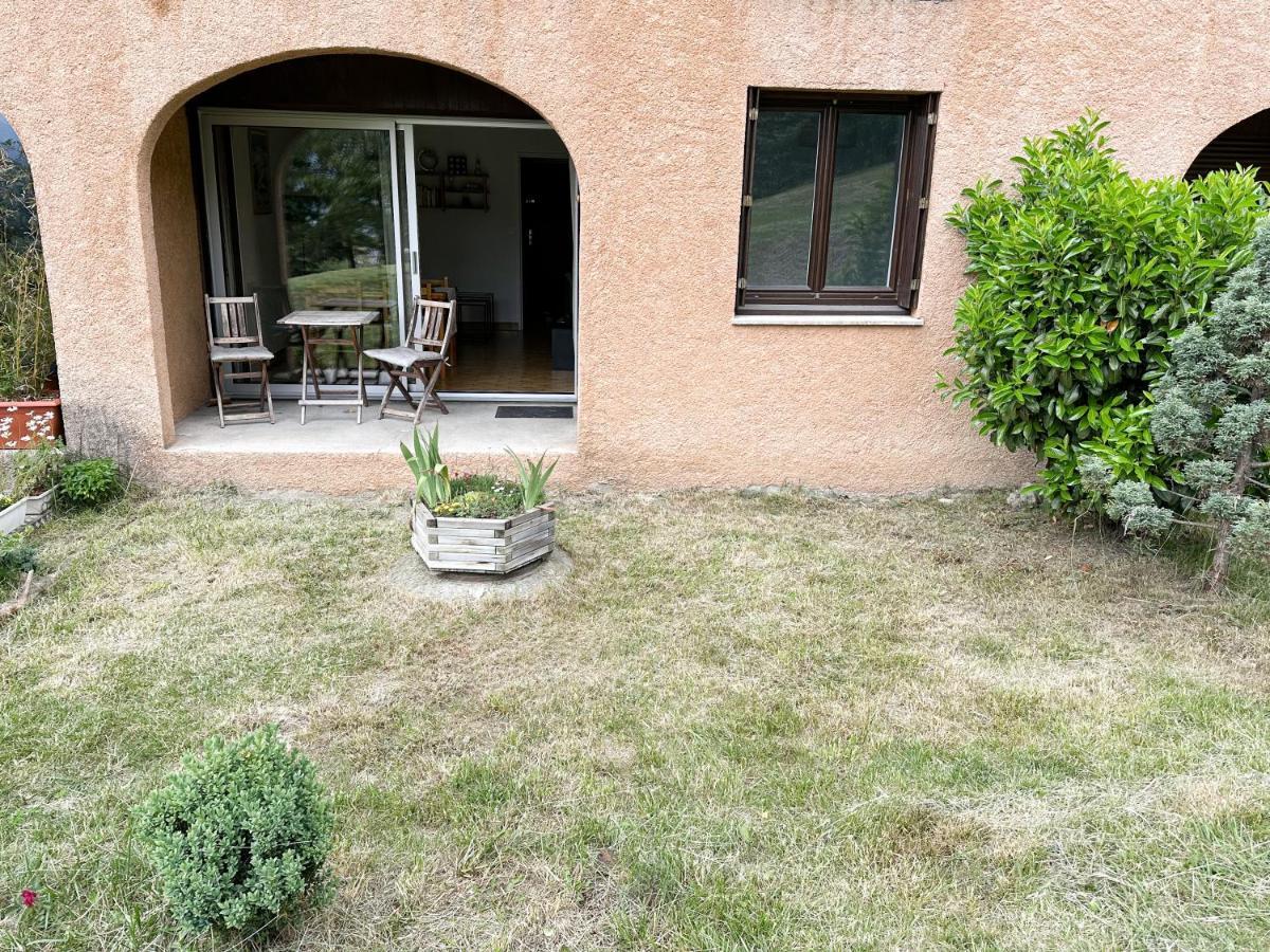 Appartement Tres Calme 2 Chambres Avec Parking Et Jardin Prive Sur Les Hauteurs De Briancon Exterior photo