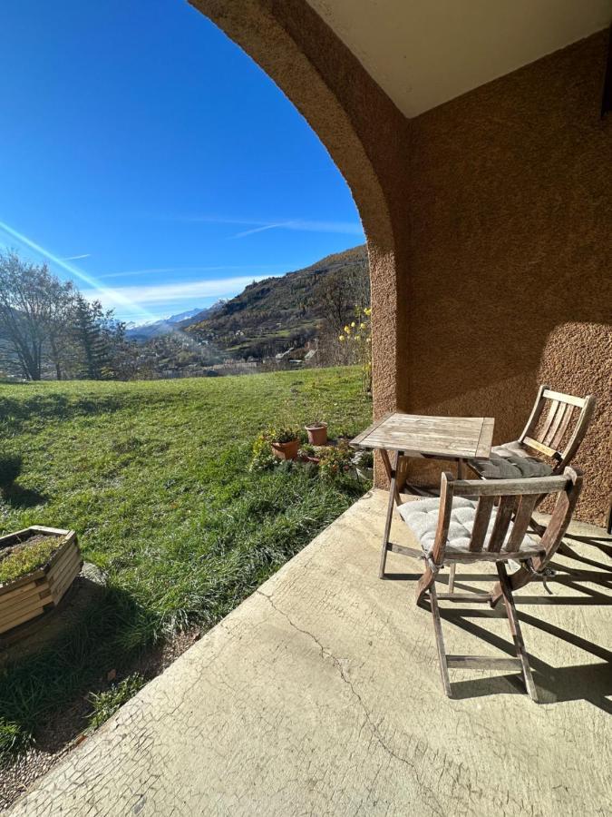 Appartement Tres Calme 2 Chambres Avec Parking Et Jardin Prive Sur Les Hauteurs De Briancon Exterior photo