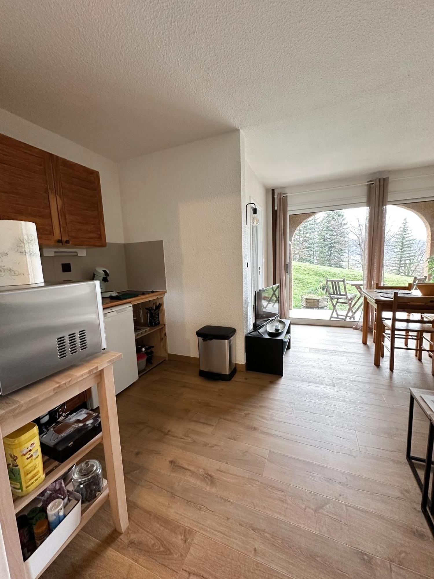 Appartement Tres Calme 2 Chambres Avec Parking Et Jardin Prive Sur Les Hauteurs De Briancon Exterior photo