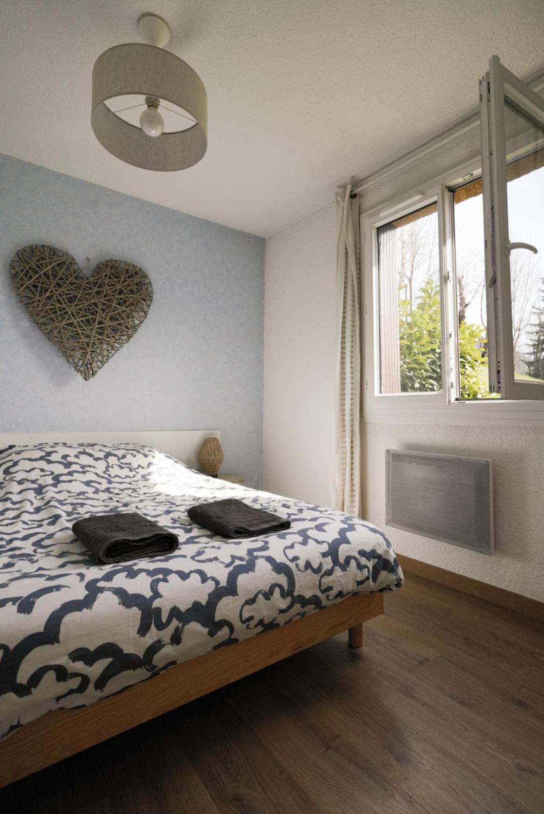 Appartement Tres Calme 2 Chambres Avec Parking Et Jardin Prive Sur Les Hauteurs De Briancon Exterior photo
