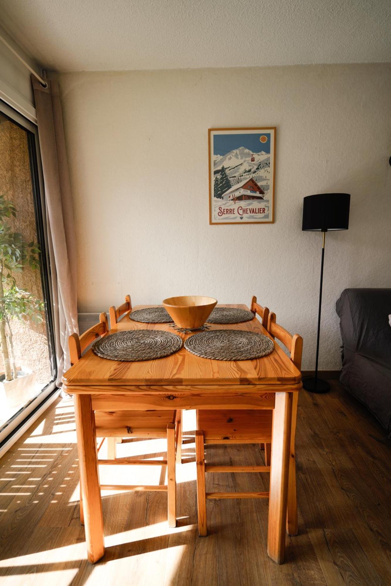 Appartement Tres Calme 2 Chambres Avec Parking Et Jardin Prive Sur Les Hauteurs De Briancon Exterior photo